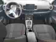 2025 Hyundai Venue SEL z VIN KMHRC8A38SU353227, wystawiony jako Copart lot #91117035 z przebiegiem 15 965 mil mil oraz Nie do naprawy • Non repairable. Historia ofert i sprzedaży dostępna na DreamBid. Obrazek 8.