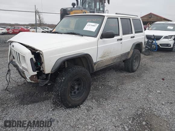 ✅ 2001 Jeep Cherokee Sport • VIN: 1J4FF48S11L583100 • Lot: 43576007. Listed on IAAI with 183,638 mi. Free auction sales archive from the USA and detailed vehicle history report at DreamBid. Image 2.