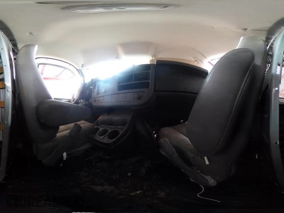 ✅ 2014 GMC Savana Cargo • VIN: 1GTW7FCA9E1906226 • Lot: 41214520. Wystawiony na IAAI z przebiegiem 120 794 mil. Bezpłatny archiwum sprzedaży aukcyjnych z USA i szczegółowy raport historii pojazdu na DreamBid. Zdjęcie 20.