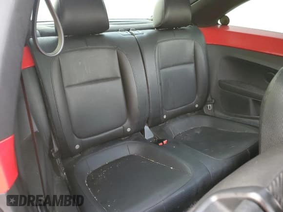 ✅ 2013 Volkswagen Beetle 2.5L • VIN: 3VWHX7AT8DM604332 • Lot: 79781264. Listed on Copart with 125,692 mi. Free auction sales archive from the USA and detailed vehicle history report at DreamBid. Image 11.