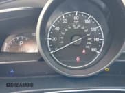 ✅ 2017 Mazda 3 Sport • VIN: 3MZBN1U77HM134209 • Lot: 42562018. Wystawiony na IAAI z przebiegiem 136 971 mil. Bezpłatny archiwum sprzedaży aukcyjnych z USA i szczegółowy raport historii pojazdu na DreamBid. Zdjęcie 7.