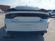 ✅ 2022 Dodge Charger Scat Pack Widebody • VIN: 2C3CDXGJ3NH105065 • Lot: 42954950. Wystawiony na IAAI z przebiegiem 18 236 mil. Bezpłatny archiwum sprzedaży aukcyjnych z USA i szczegółowy raport historii pojazdu na DreamBid. Zdjęcie 17.
