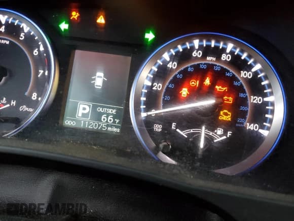 ✅ 2016 Toyota Highlander LE Plus • VIN: 5TDBKRFH3GS310011 • Lot: 91502095. Listed on Copart with 112,075 mi. Free auction sales archive from the USA and detailed vehicle history report at DreamBid. Image 9.