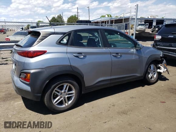 ✅ 2021 Hyundai Kona SE • VIN: KM8K12AA8MU664033 • Лот: 56126984. Опубликован ранее на Copart с пробегом 68 400 миль. Бесплатный доступ к архиву аукционных продаж из США и подробный отчёт об истории автомобиля на DreamBid. Изображение 3.