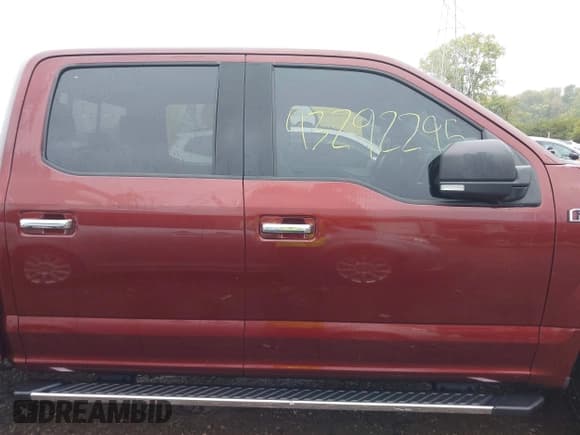 ✅ 2017 Ford F-150 XL • VIN: 1FTEW1EF4HFA65644 • Lot: 43292295. Wystawiony na IAAI z przebiegiem 112 170 mil. Bezpłatny archiwum sprzedaży aukcyjnych z USA i szczegółowy raport historii pojazdu na DreamBid. Zdjęcie 14.