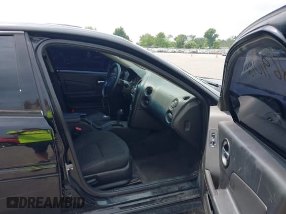 ✅ 2008 Pontiac Grand Prix • VIN: 2G2WP552981165417 • Lot: 42691012. Listed on IAAI with Not provided. Free auction sales archive from the USA and detailed vehicle history report at DreamBid. Image 5.