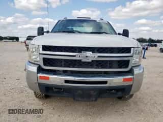 2009 Chevrolet Silverado 3500 z VIN 1GBJK79649E135520, wystawiony jako Copart lot #58990225 z przebiegiem 384 510 mil mil oraz Czysty tytuł • Clean title. Historia ofert i sprzedaży dostępna na DreamBid. Obrazek 5.