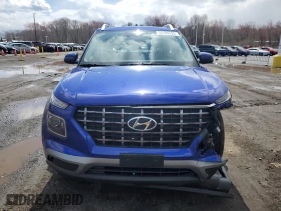 ✅ 2025 Hyundai Venue SEL • VIN: KMHRC8A34SU359364 • Lot: 52299705. Listed on Copart with 1,789 mi. Free auction sales archive from the USA and detailed vehicle history report at DreamBid. Image 5.