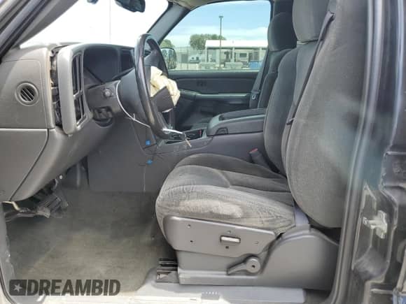 ✅ 2004 Chevrolet Silverado 1500 LS • VIN: 2GCEC13T641327733 • Лот: 62231835. Опубликован ранее на Copart с пробегом Не указан. Бесплатный доступ к архиву аукционных продаж из США и подробный отчёт об истории автомобиля на DreamBid. Изображение 7.