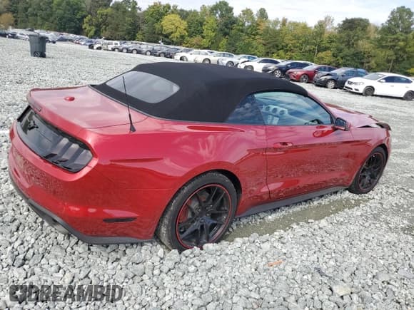 ✅ 2020 Ford Mustang EcoBoost Premium • VIN: 1FATP8UHXL5127441 • Lot: 82107025. Listed on Copart with 30,596 mi. Free auction sales archive from the USA and detailed vehicle history report at DreamBid. Image 3.