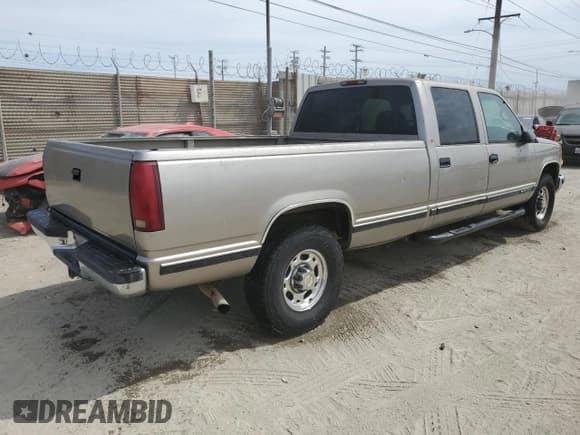 ✅ 2000 Chevrolet Silverado 3500 • VIN: 1GCGC33RXYF421587 • Lot: 81269875. Listed on Copart with 330,642 mi. Free auction sales archive from the USA and detailed vehicle history report at DreamBid. Image 3.