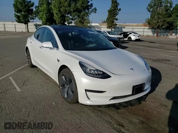 ✅ 2019 Tesla Model 3 Mid Range • VIN: 5YJ3E1EA0KF411960 • Lot: 91627825. Wystawiony na Copart z przebiegiem 19 839 mil. Bezpłatny archiwum sprzedaży aukcyjnych z USA i szczegółowy raport historii pojazdu na DreamBid. Zdjęcie 14.
