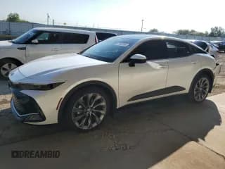 ✅ 2024 Toyota Crown XLE • VIN: JTDAAAAF2R3018165 • Лот: 71928154. Опубликован ранее на Copart с пробегом 13 871 миль. Бесплатный доступ к архиву аукционных продаж из США и подробный отчёт об истории автомобиля на DreamBid. Изображение 1.