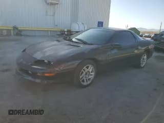 ✅ 1993 Chevrolet Camaro Z28 • VIN: 2G1FP22P3P2123742 • Lot: 51000925. Wystawiony na Copart z przebiegiem 124 609 mil. Bezpłatny archiwum sprzedaży aukcyjnych z USA i szczegółowy raport historii pojazdu na DreamBid. Zdjęcie 1.