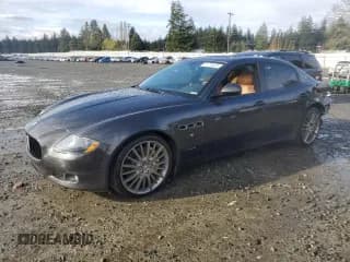 ✅ 2011 Maserati Quattroporte • VIN: ZAM39KKA6B0057290 • Лот: 51776425. Опубликован ранее на Copart с пробегом 71 213 миль. Бесплатный доступ к архиву аукционных продаж из США и подробный отчёт об истории автомобиля на DreamBid. Изображение 1.