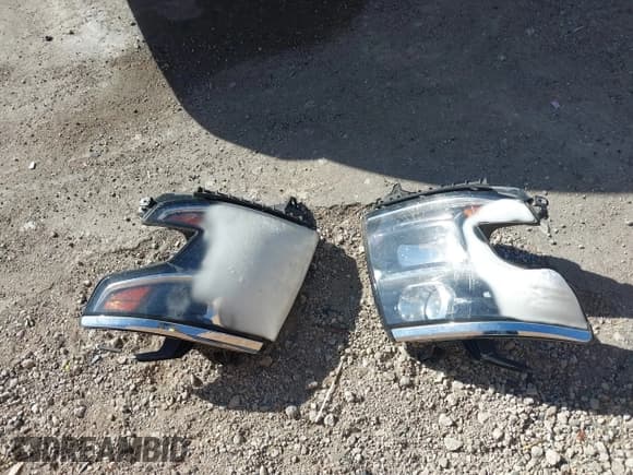 ✅ 2017 Chevrolet Suburban LS • VIN: 1GNSCGEC9HR355405 • Lot: 41674594. Listed on IAAI with 170,312 mi. Free auction sales archive from the USA and detailed vehicle history report at DreamBid. Image 12.