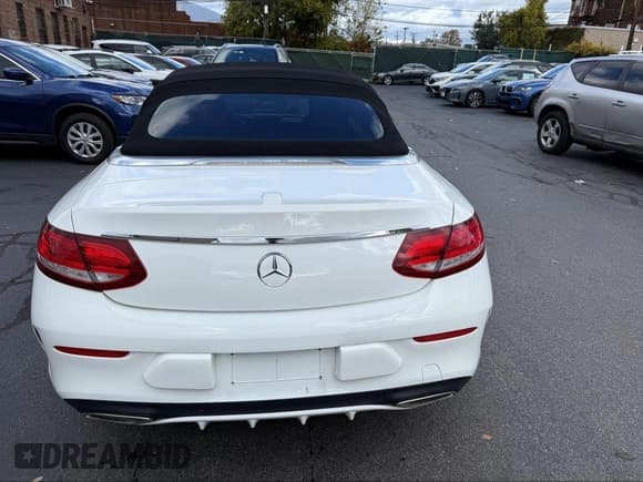 ✅ 2018 Mercedes-Benz C 300 • VIN: WDDWK4JB7JF621901 • Lot: 43612727. Wystawiony na IAAI z przebiegiem 90 324 mil. Bezpłatny archiwum sprzedaży aukcyjnych z USA i szczegółowy raport historii pojazdu na DreamBid. Zdjęcie 12.