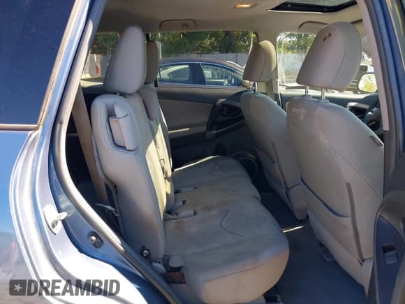 ✅ 2012 Toyota RAV4 • VIN: 2T3JF4DV0CW230556 • Lot: 43406424. Listed on IAAI with 50,686 mi. Free auction sales archive from the USA and detailed vehicle history report at DreamBid. Image 8.