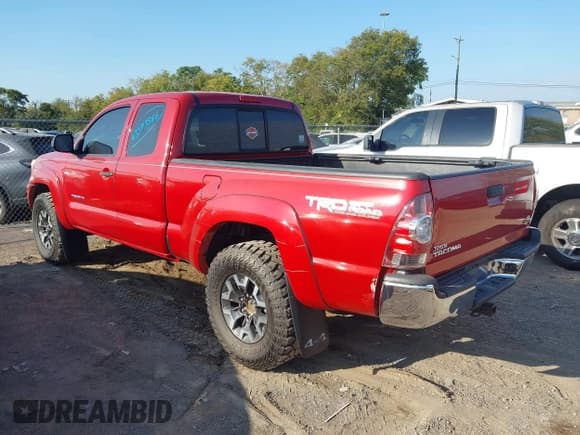 ✅ 2013 Toyota Tacoma • VIN: 5TFUX4EN8DX017988 • Lot: 43373566. Wystawiony na IAAI z przebiegiem 42 379 mil. Bezpłatny archiwum sprzedaży aukcyjnych z USA i szczegółowy raport historii pojazdu na DreamBid. Zdjęcie 3.