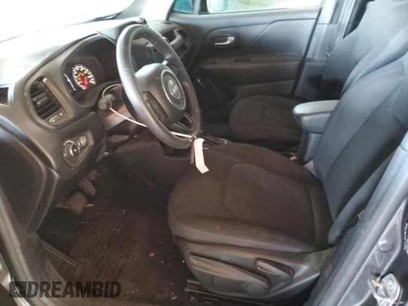 ✅ 2020 Jeep Renegade Latitude • VIN: ZACNJABB5LPL44104 • Lot: 85366415. Wystawiony na Copart z przebiegiem 112 757 mil. Bezpłatny archiwum sprzedaży aukcyjnych z USA i szczegółowy raport historii pojazdu na DreamBid. Zdjęcie 7.