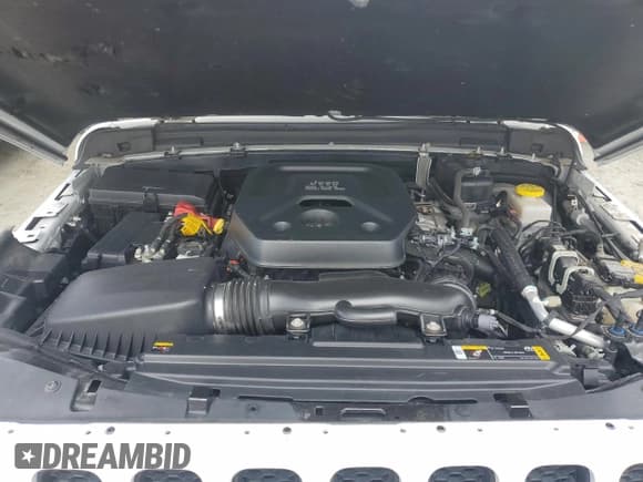 ✅ 2021 Jeep Wrangler Unlimited Sahara Altitude • VIN: 1C4HJXEN7MW651514 • Lot: 48438715. Wystawiony na Copart z przebiegiem 37 289 mil. Bezpłatny archiwum sprzedaży aukcyjnych z USA i szczegółowy raport historii pojazdu na DreamBid. Zdjęcie 11.