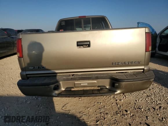 ✅ 2000 Chevrolet S-10 LS • VIN: 1GCCS19W6Y8202598 • Лот: 47307035. Опубликован ранее на Copart с пробегом 216 670 миль. Бесплатный доступ к архиву аукционных продаж из США и подробный отчёт об истории автомобиля на DreamBid. Изображение 6.