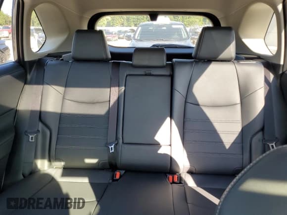 ✅ 2025 Toyota RAV4 Hybrid XLE Premium • VIN: JTMB6RFV7SD164503 • Лот: 80782835. Опубликован ранее на Copart с пробегом 1 815 миль. Бесплатный доступ к архиву аукционных продаж из США и подробный отчёт об истории автомобиля на DreamBid. Изображение 10.