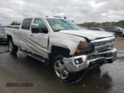 ✅ 2019 Chevrolet Silverado 2500HD LTZ • VIN: 1GC1KTEG9KF100989 • Lot: 72360484. Wystawiony na Copart z przebiegiem 141 313 mil. Bezpłatny archiwum sprzedaży aukcyjnych z USA i szczegółowy raport historii pojazdu na DreamBid. Zdjęcie 4.