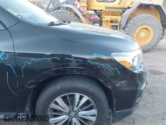 ✅ 2018 Nissan Pathfinder SL • VIN: 5N1DR2MM6JC659079 • Lot: 43738260. Listed on IAAI with 88,480 mi. Free auction sales archive from the USA and detailed vehicle history report at DreamBid. Image 17.