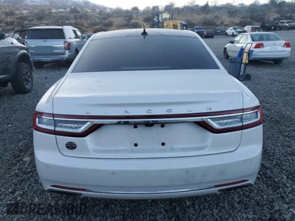 ✅ 2019 Lincoln Continental Select • VIN: 1LN6L9TK2K5611622 • Lot: 42058005. Listed on Copart with 98,973 mi. Free auction sales archive from the USA and detailed vehicle history report at DreamBid. Image 6.