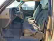 2004 Chevrolet Silverado 1500 Work Truck z VIN 1GCEC14X54Z118864, wystawiony jako Copart lot #81513555 z przebiegiem 186 665 mil mil oraz Szkoda całkowita • Salvage title. Historia ofert i sprzedaży dostępna na DreamBid. Obrazek 7.