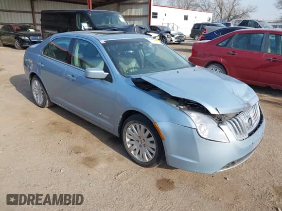 ✅ 2010 Mercury Milan Hybrid • VIN: 3MEDM0L33AR660979 • Lot: 41994618. Listed on IAAI with 114,007 mi. Free auction sales archive from the USA and detailed vehicle history report at DreamBid. Image 1.