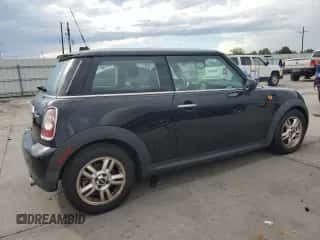 2013 MINI Hardtop with VIN WMWSU3C53DT549327, listed as a Copart auction lot 62546875 with 95,249 mi miles and Clean title. Bid and sale history available at DreamBid. Image 3.