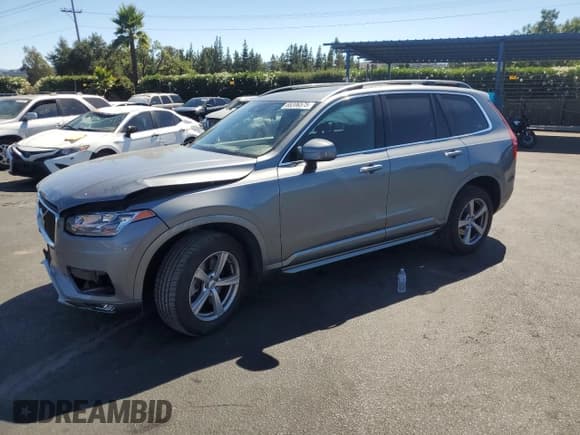 ✅ 2016 Volvo XC90 T5 Momentum • VIN: YV4102XK6G1065766 • Lot: 68206575. Listed on Copart with 39,140 mi. Free auction sales archive from the USA and detailed vehicle history report at DreamBid. Image 1.