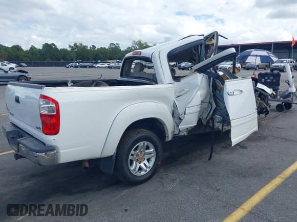 ✅ 2006 Toyota Tundra SR5 • VIN: 5TBET341X6S552427 • Lot: 43393544. Listed on IAAI with 341,757 mi. Free auction sales archive from the USA and detailed vehicle history report at DreamBid. Image 4.