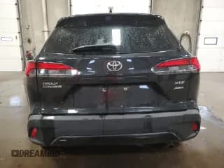 ✅ 2024 Toyota Corolla Cross XLE • VIN: 7MUDAABG6RV102109 • Lot: 93179555. Wystawiony na Copart z przebiegiem 36 787 mil. Bezpłatny archiwum sprzedaży aukcyjnych z USA i szczegółowy raport historii pojazdu na DreamBid. Zdjęcie 6.