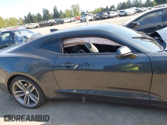 ✅ 2017 Chevrolet Camaro 2LT • VIN: 1G1FD1RS6H0102626 • Lot: 42087842. Wystawiony na IAAI z przebiegiem Nie podano. Bezpłatny archiwum sprzedaży aukcyjnych z USA i szczegółowy raport historii pojazdu na DreamBid. Zdjęcie 13.