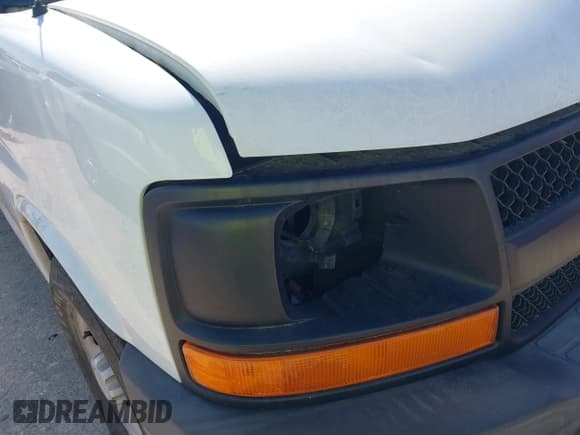 ✅ 2015 Chevrolet Express Cargo • VIN: 1GCWGFCFXF1184780 • Lot: 42180137. Listed on IAAI with 103,453 mi. Free auction sales archive from the USA and detailed vehicle history report at DreamBid. Image 17.