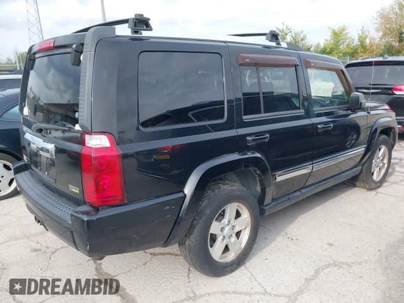 ✅ 2008 Jeep Commander Limited • VIN: 1J8HG58NX8C175659 • Lot: 43077922. Listed on IAAI with 194,601 mi. Free auction sales archive from the USA and detailed vehicle history report at DreamBid. Image 4.