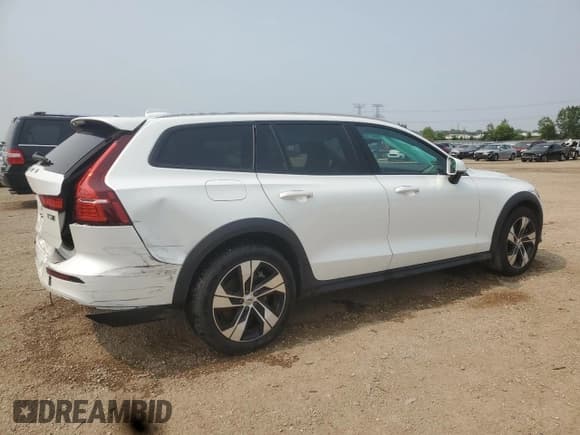 ✅ 2021 Volvo V60 • VIN: YV4102WK7M1068799 • Lot: 60121295. Wystawiony na Copart z przebiegiem 68 590 mil. Bezpłatny archiwum sprzedaży aukcyjnych z USA i szczegółowy raport historii pojazdu na DreamBid. Zdjęcie 3.