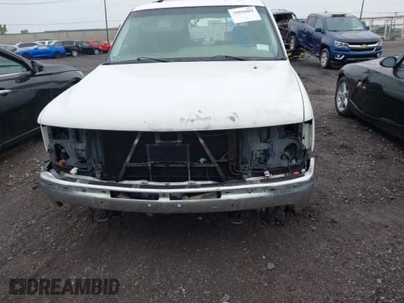 ✅ 2003 Chevrolet Suburban LT • VIN: 3GNGK26U63G271392 • Лот: 39996881. Опубликован ранее на IAAI с пробегом 209 745 миль. Бесплатный доступ к архиву аукционных продаж из США и подробный отчёт об истории автомобиля на DreamBid. Изображение 6.