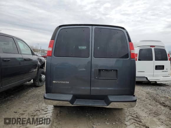 2017 Chevrolet Express Passenger LT z VIN 1GAWGFFF8H1244398, wystawiony jako Copart lot #51238305 z przebiegiem 127 510 mil mil oraz Szkoda całkowita • Salvage title. Historia ofert i sprzedaży dostępna na DreamBid. Obrazek 6.