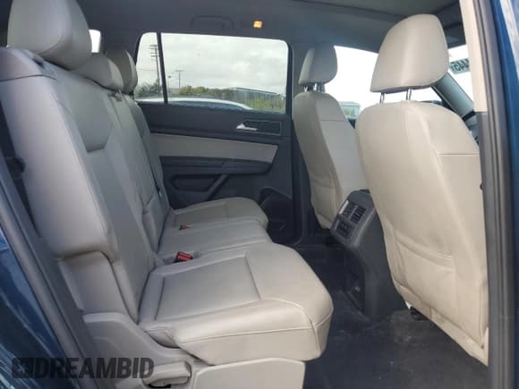 ✅ 2018 Volkswagen Atlas SEL • VIN: 1V2MR2CA9JC567152 • Лот: 85654445. Опубликован ранее на Copart с пробегом 107 155 миль. Бесплатный доступ к архиву аукционных продаж из США и подробный отчёт об истории автомобиля на DreamBid. Изображение 10.