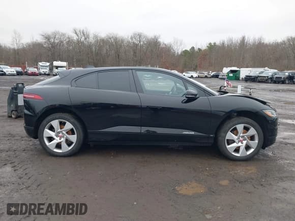 ✅ 2019 Jaguar I-Pace SE • VIN: SADHC2S14K1F71135 • Lot: 41155996. Wystawiony na IAAI z przebiegiem 45 800 mil. Bezpłatny archiwum sprzedaży aukcyjnych z USA i szczegółowy raport historii pojazdu na DreamBid. Zdjęcie 13.