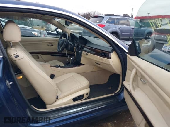 ✅ 2011 BMW 3 Series 328i xDrive • VIN: WBAKF5C51BE655802 • Лот: 43843071. Опубликован ранее на IAAI с пробегом 107 230 миль. Бесплатный доступ к архиву аукционных продаж из США и подробный отчёт об истории автомобиля на DreamBid. Изображение 5.