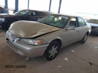 ✅ 1997 Toyota Camry LE • VIN: JT2BF22K8V0074977 • Lot: 68743725. Wystawiony na Copart z przebiegiem 170 030 mil. Bezpłatny archiwum sprzedaży aukcyjnych z USA i szczegółowy raport historii pojazdu na DreamBid. Zdjęcie 1.