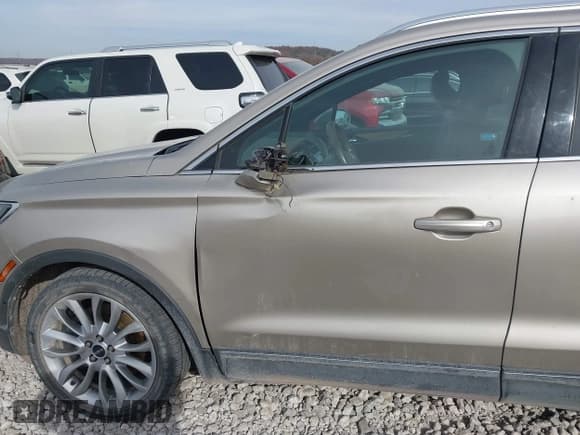 ✅ 2015 Lincoln MKC • VIN: 5LMCJ1A97FUJ46550 • Lot: 43717504. Listed on IAAI with 151,722 mi. Free auction sales archive from the USA and detailed vehicle history report at DreamBid. Image 12.