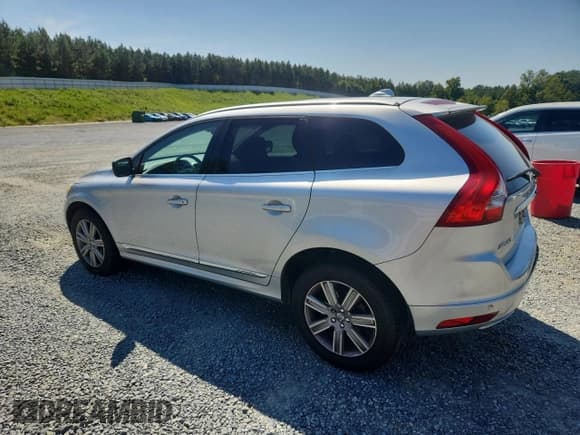 ✅ 2017 Volvo XC60 Inscription • VIN: YV440MDU3H2006460 • Lot: 71649175. Listed on Copart with 81,794 mi. Free auction sales archive from the USA and detailed vehicle history report at DreamBid. Image 2.