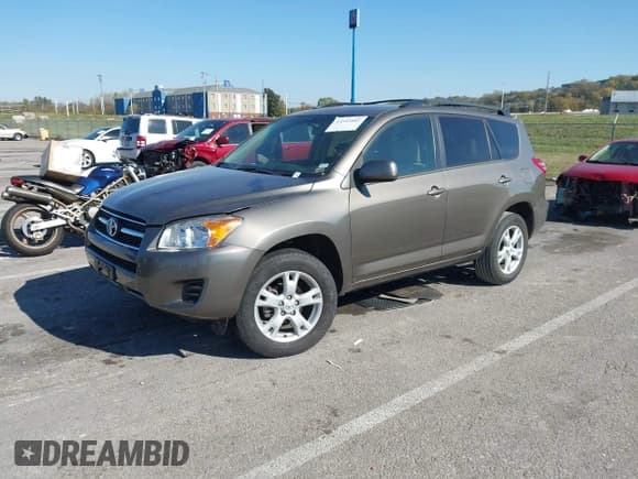 ✅ 2012 Toyota RAV4 • VIN: 2T3ZF4DV0CW133117 • Lot: 43593881. Wystawiony na IAAI z przebiegiem Nie podano. Bezpłatny archiwum sprzedaży aukcyjnych z USA i szczegółowy raport historii pojazdu na DreamBid. Zdjęcie 2.