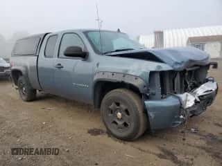 2011 Chevrolet Silverado 1500 LT z VIN 1GCRKSE33BZ370261, wystawiony jako Copart lot #84902345 z przebiegiem 207 304 mil mil oraz Szkoda całkowita • Salvage title. Historia ofert i sprzedaży dostępna na DreamBid. Obrazek 4.